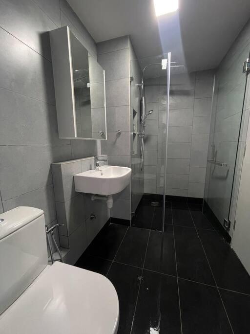 Jesselton Quay,2Br,4-5Pax,Mountain View Apartment โกตาคินาบาลู ภายนอก รูปภาพ